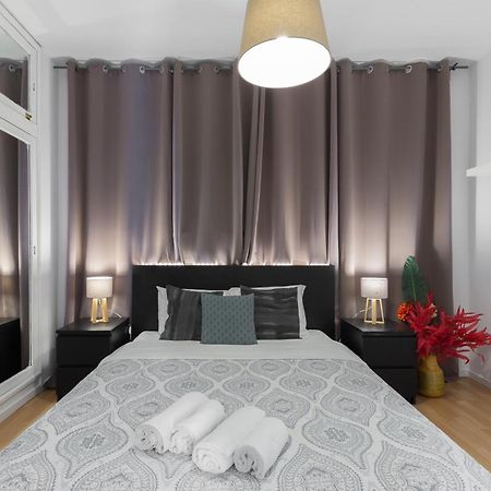 Appartamento Host Wise - Large Flat W Terrace - Ace Location At Aliados OOporto Esterno foto