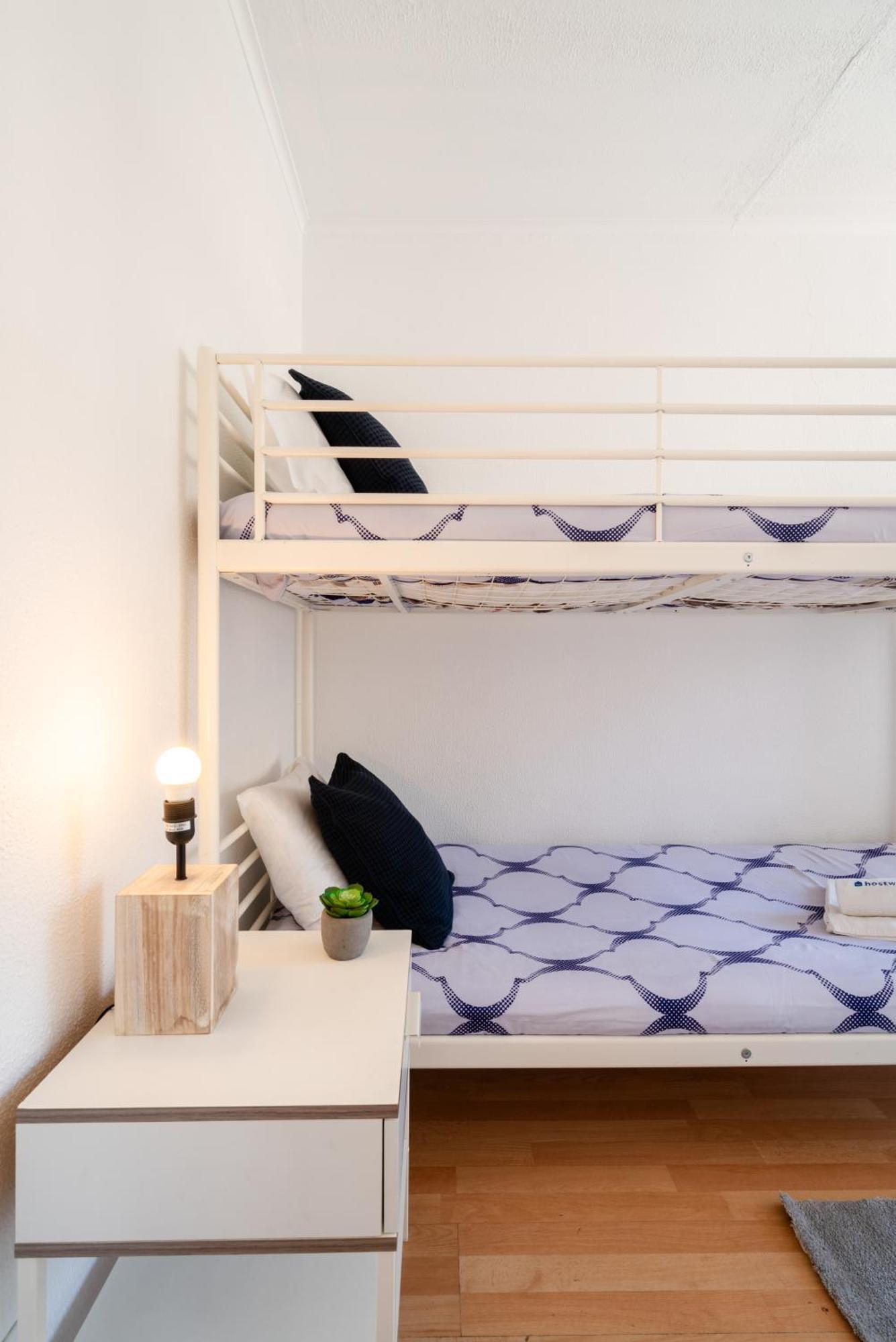Appartamento Host Wise - Large Flat W Terrace - Ace Location At Aliados OOporto Esterno foto