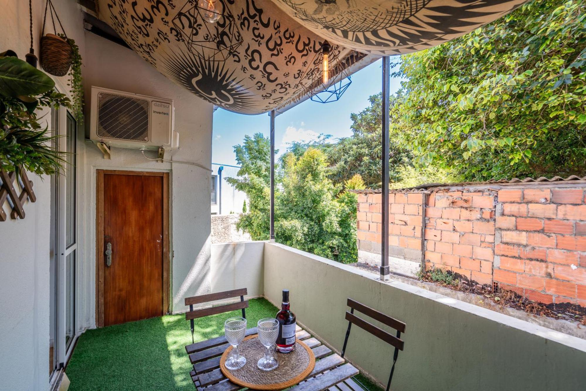 Appartamento Host Wise - Large Flat W Terrace - Ace Location At Aliados OOporto Esterno foto