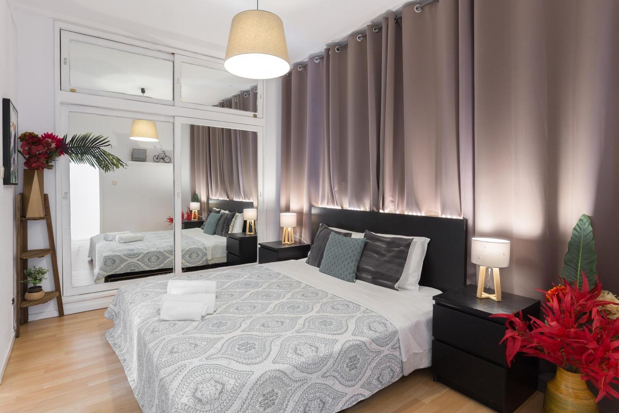 Appartamento Host Wise - Large Flat W Terrace - Ace Location At Aliados OOporto Esterno foto