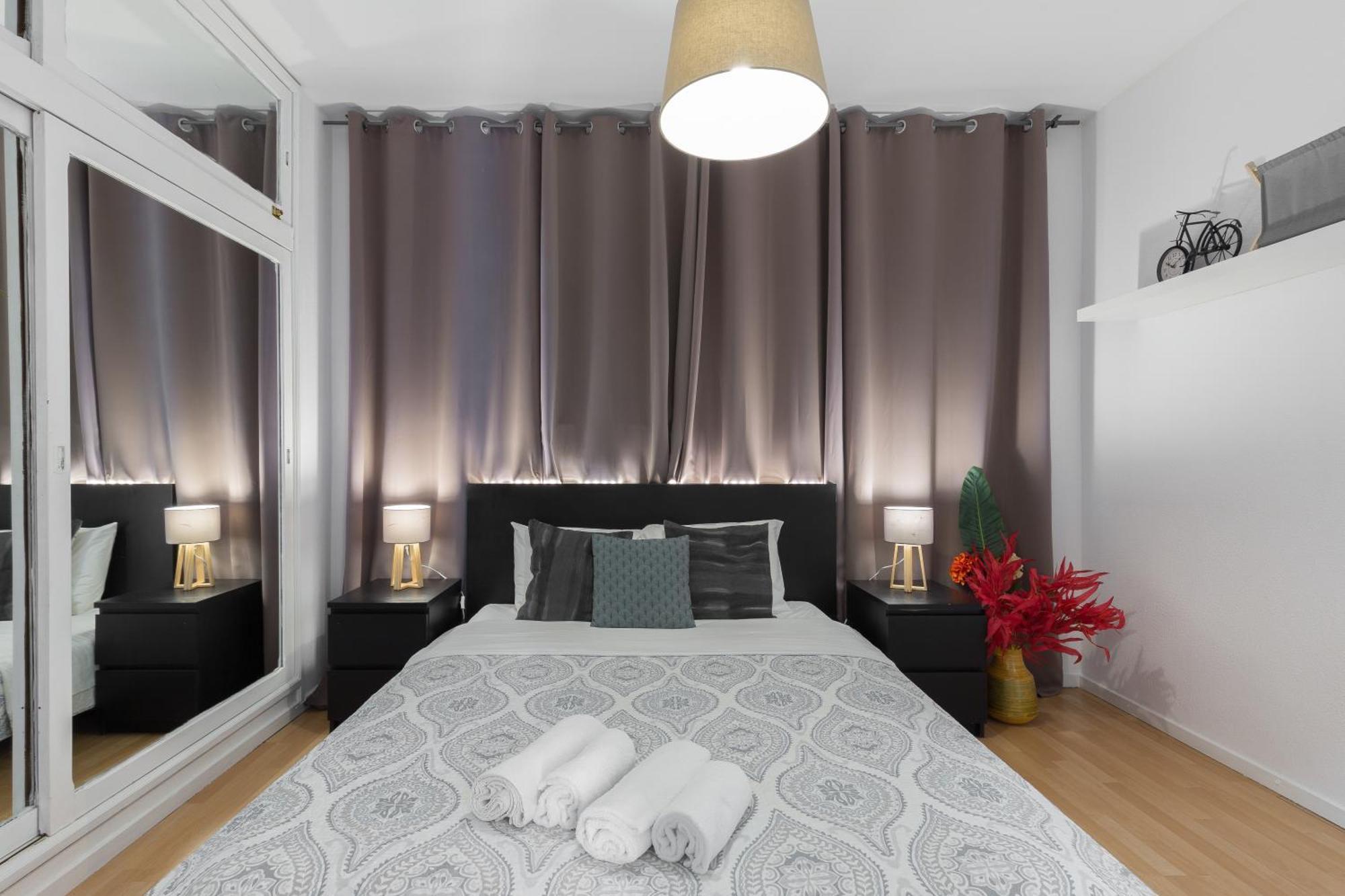 Appartamento Host Wise - Large Flat W Terrace - Ace Location At Aliados OOporto Esterno foto