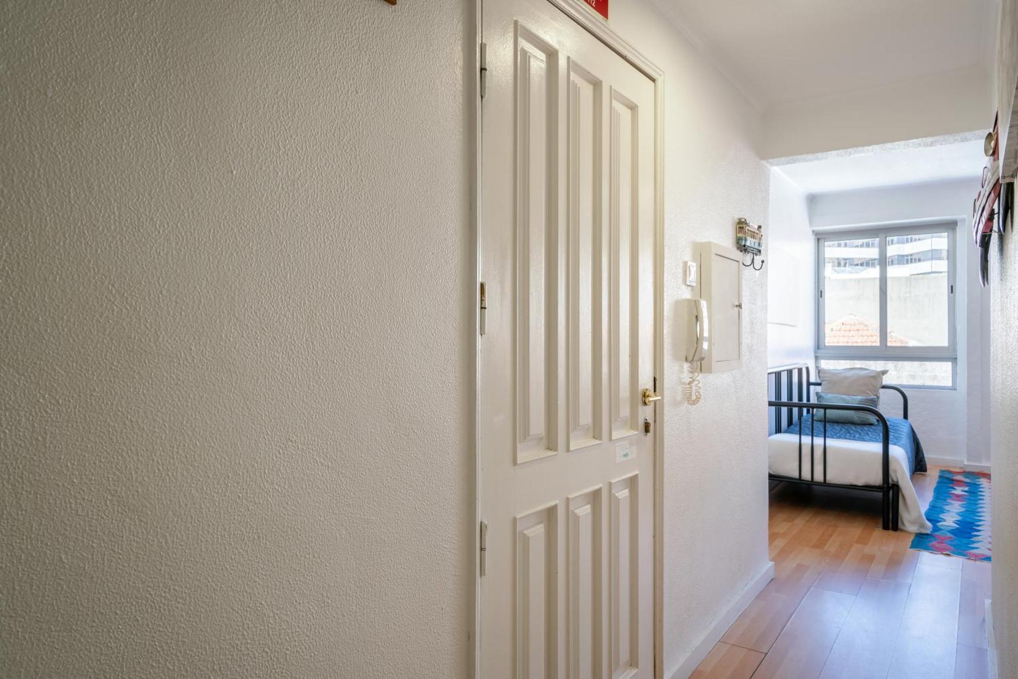 Appartamento Host Wise - Large Flat W Terrace - Ace Location At Aliados OOporto Camera foto